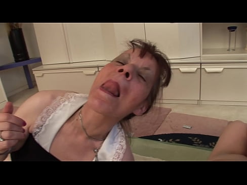 ❤️ Deux grands-mères et un grand-père font une partie à trois Super porno at fr.appassistance.ru ❌