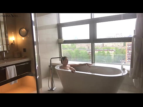 ❤️ Une énorme nana se branlant passionnément la chatte dans la salle de bains Super porno at fr.appassistance.ru ❌