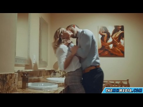 ❤️ Quand une blonde plantureuse vous séduit dans des toilettes publiques. Super porno at fr.appassistance.ru ❌